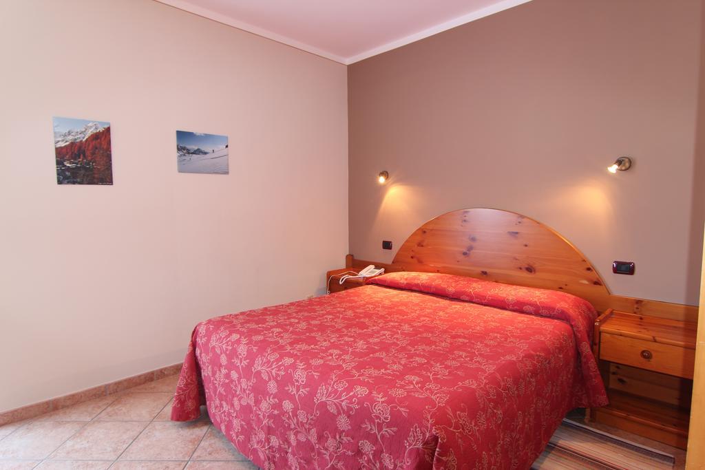 Albergo Edelweiss - Larespa Crodo Phòng bức ảnh